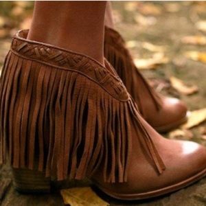 (Sale)Great for the concerts boho fringe booties